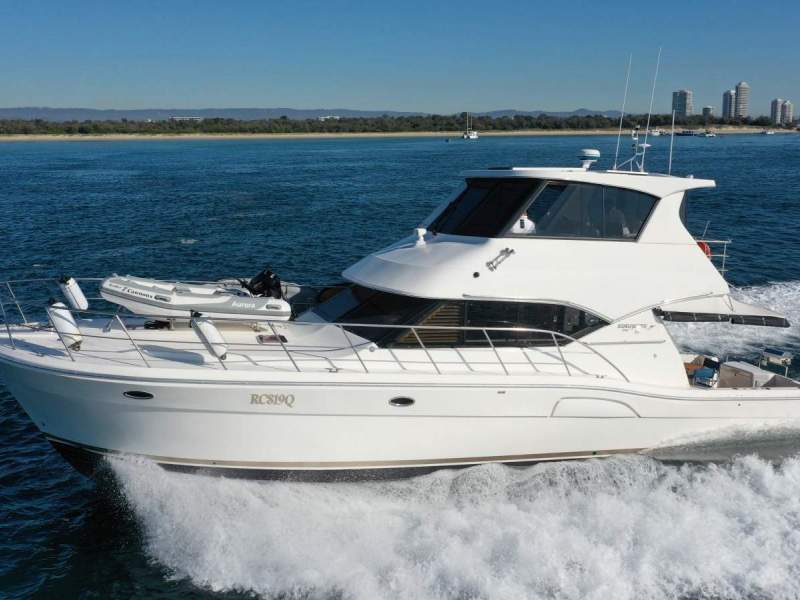 Kingfisher 54 Enclosed Flybridge