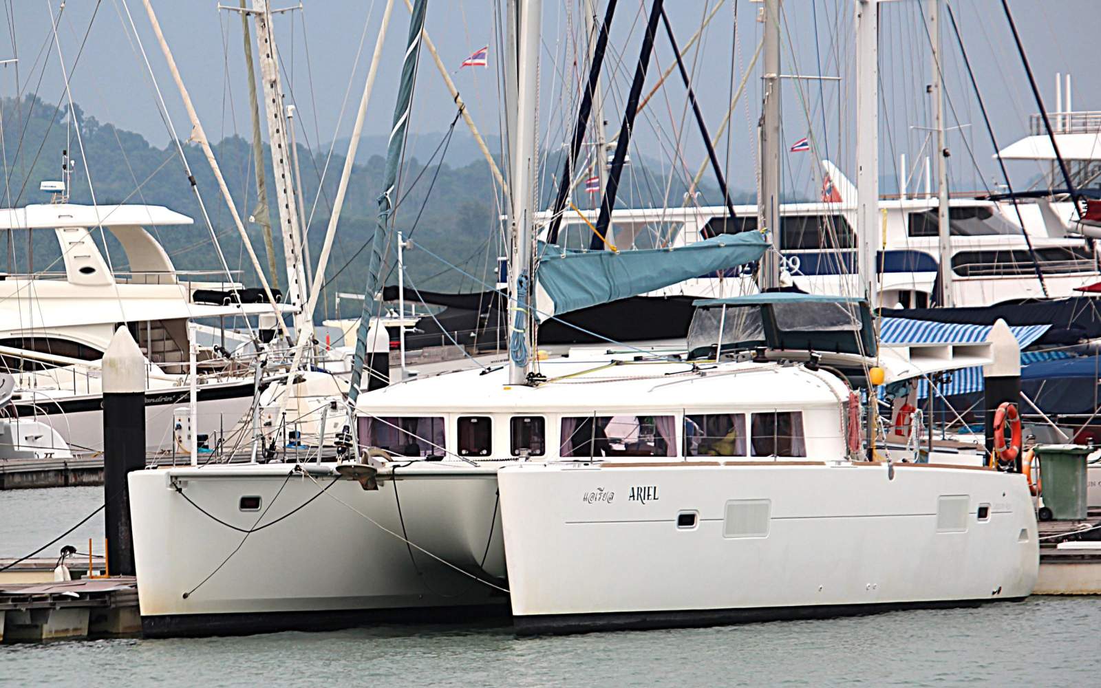 Lagoon 400