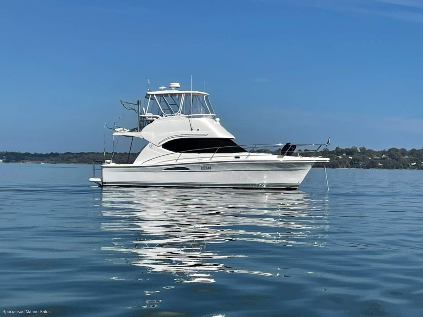 Riviera 33 Flybridge ** THE NEATEST 33 IN WA ***