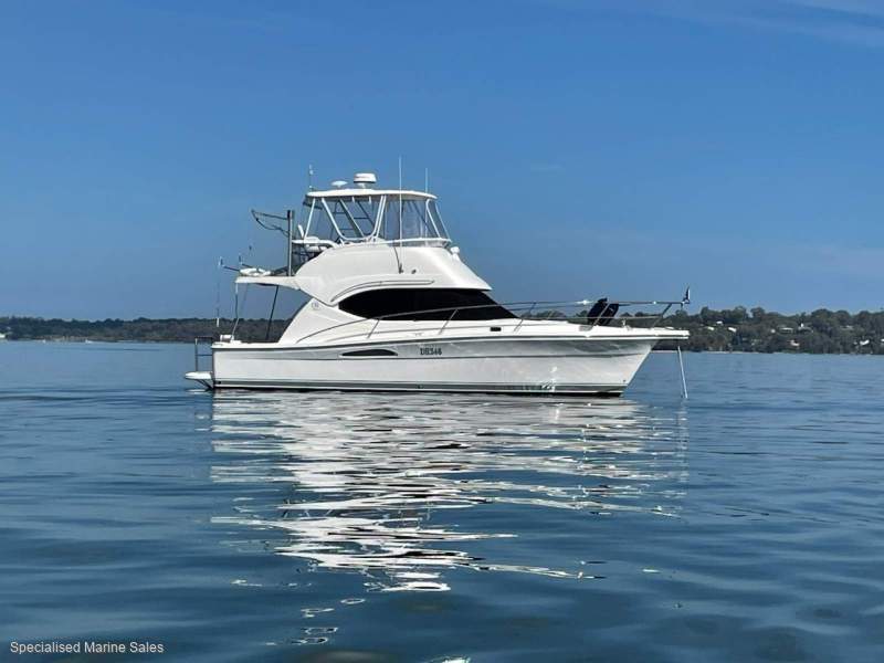 Riviera 33 Flybridge ** THE NEATEST 33 IN WA ***