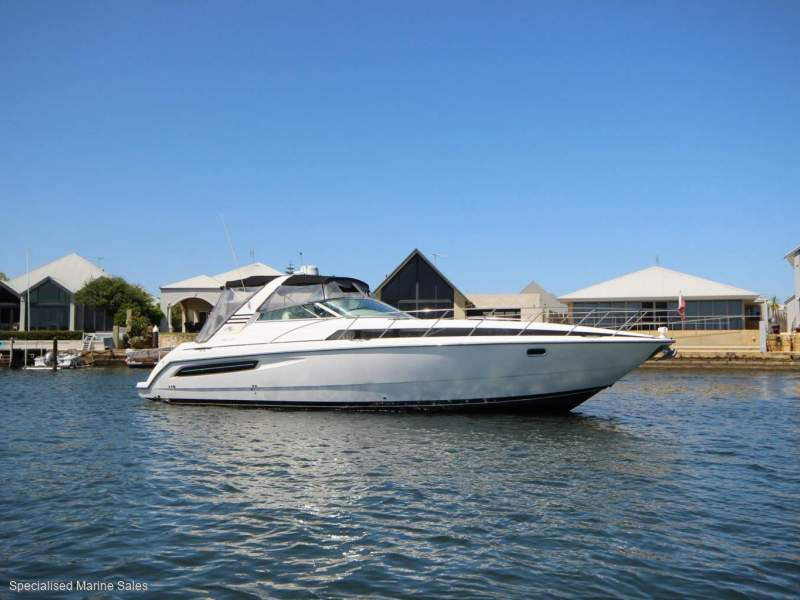 Bayliner 4085 Avanti *** HIGH VOLUME LIVING SPACES *** $179,000 ***