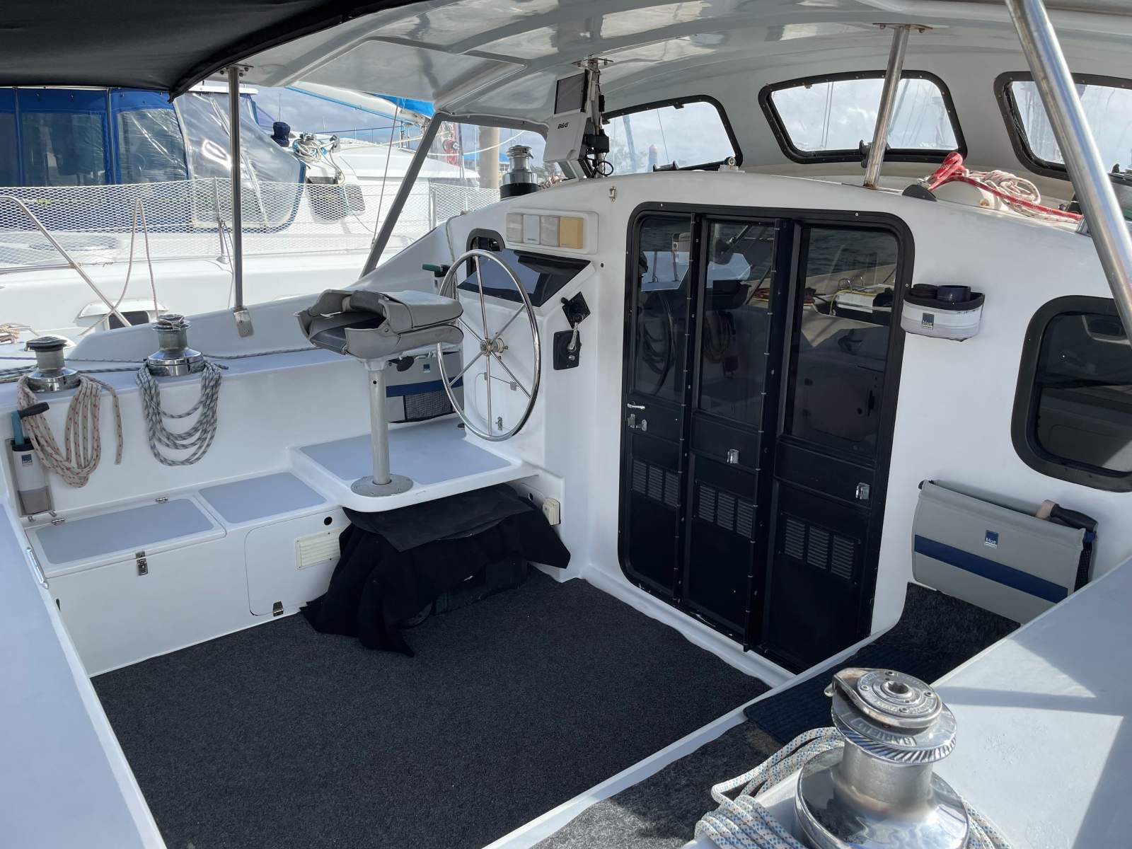 Simpson 42:Cockpit