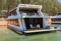 Leading Edge Houseboat Holiday Home on Lake Eildon:Leading Edge on Lake Eildon