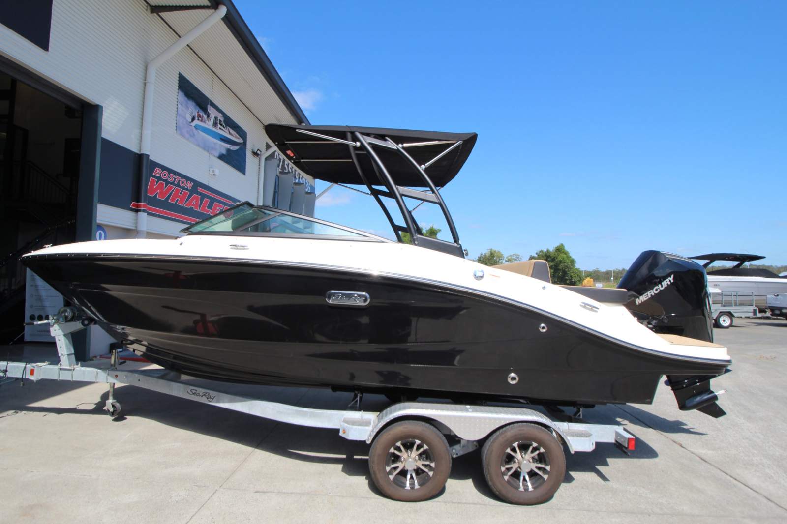 Sea Ray 210 SPX OB Bowrider