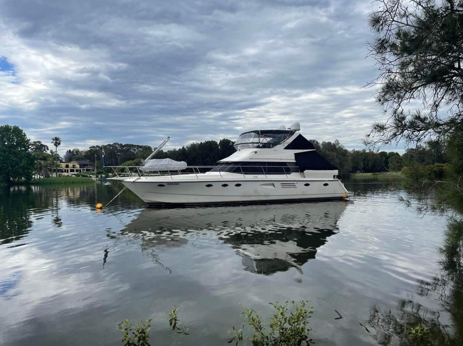 Johnson 56 MTR Crusier