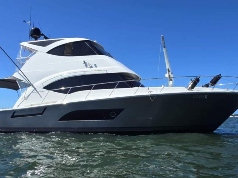 Riviera 53 Enclosed Flybridge