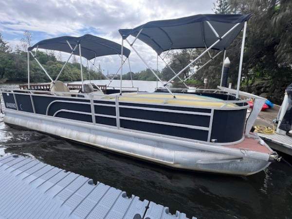 Pacific Pontoons 250 7.5m