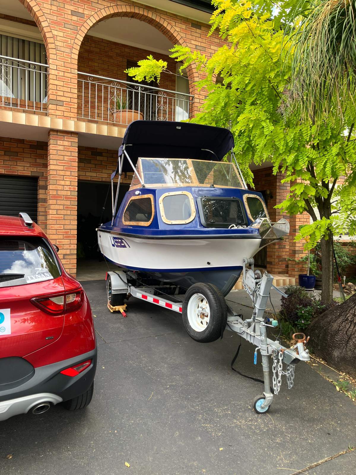 Mustang 1500 Half Cabin