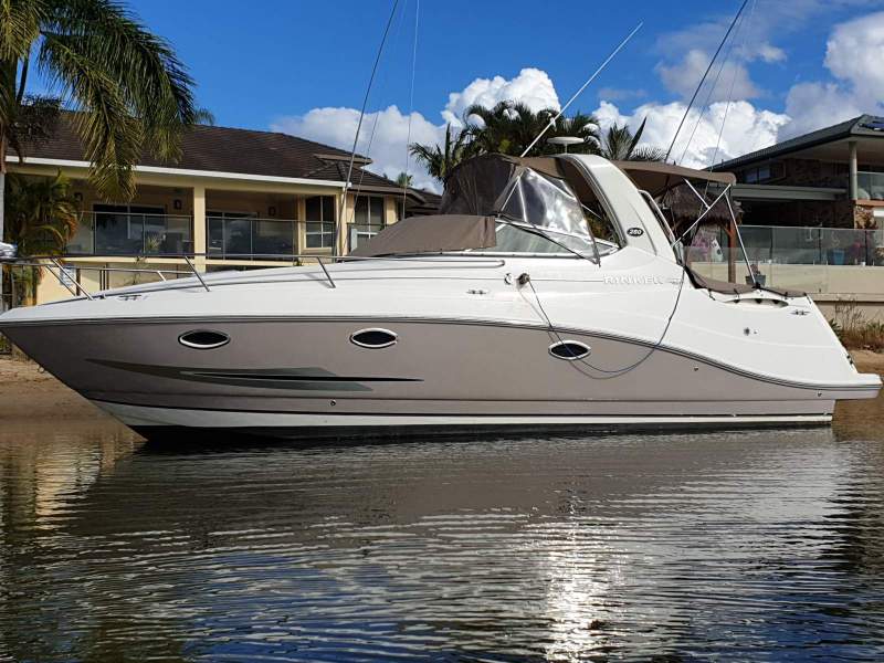 Rinker 280 Express Cruiser