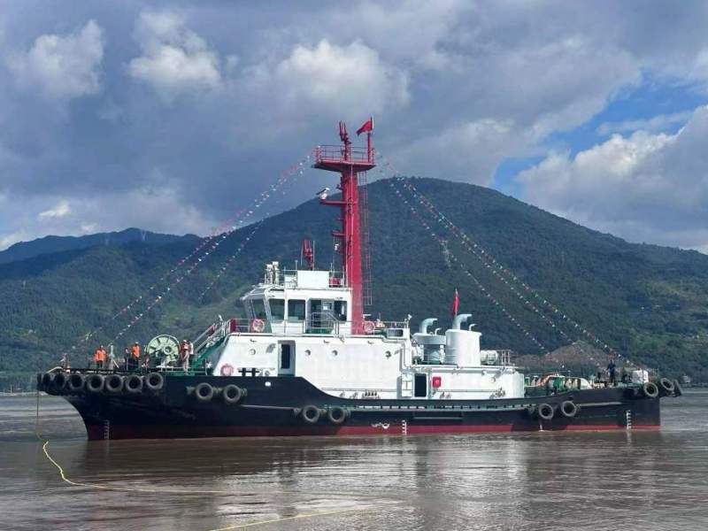 TUG BOATS
