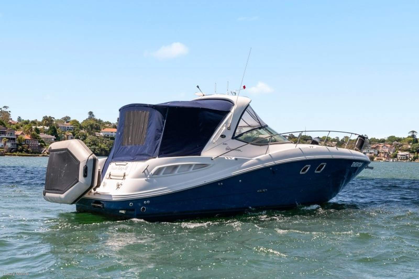 Sea Ray 330 Sundancer