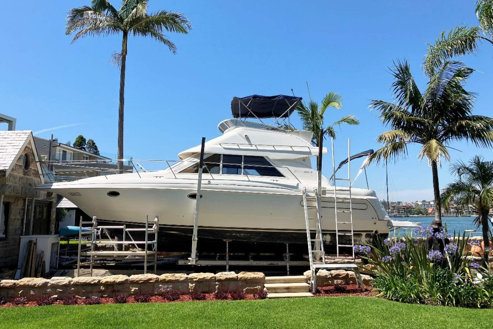 Cruisers Yachts 35 Flybridge