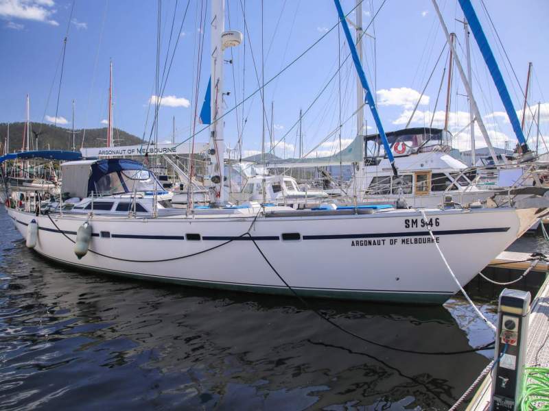 Majestic 60 HIGH VOLUME SPACIOUS BLUE WATER CRUISER