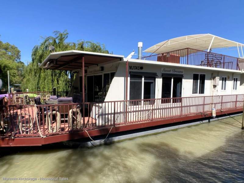 SWEET DREAMS Large two decked, two bed, Houseboat.