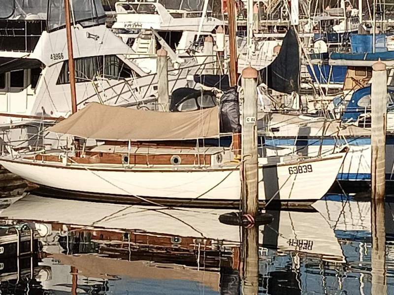 Herreshoff H28 Ketch Rigged