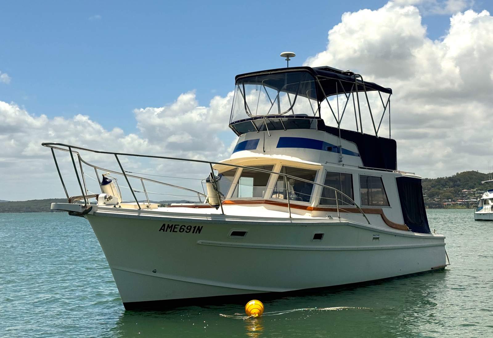 Masters 35 Flybridge - Survey, autopilot, 2000w inverter
