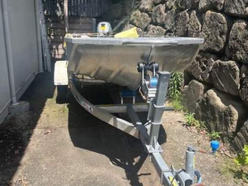 Quintrex 360 Punt Includes motor, trailer