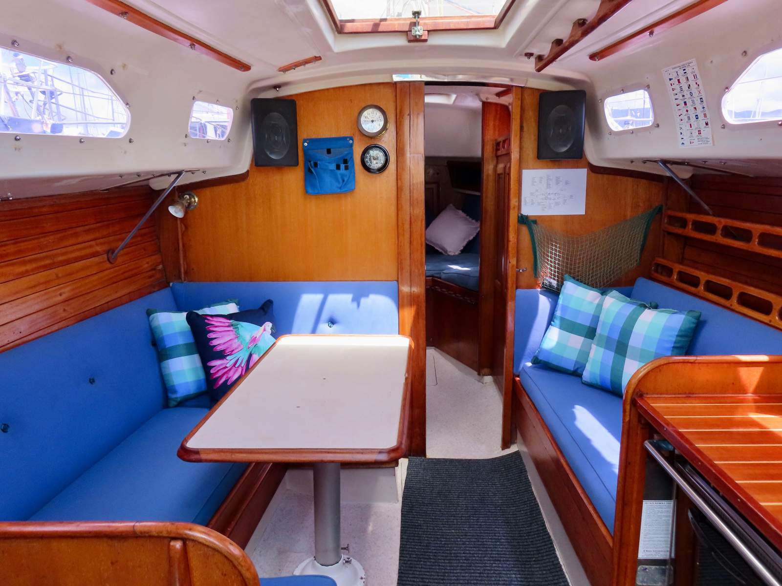 Ericson 32 QUALITY CRUISER RACER IN GOOD CONDITION!