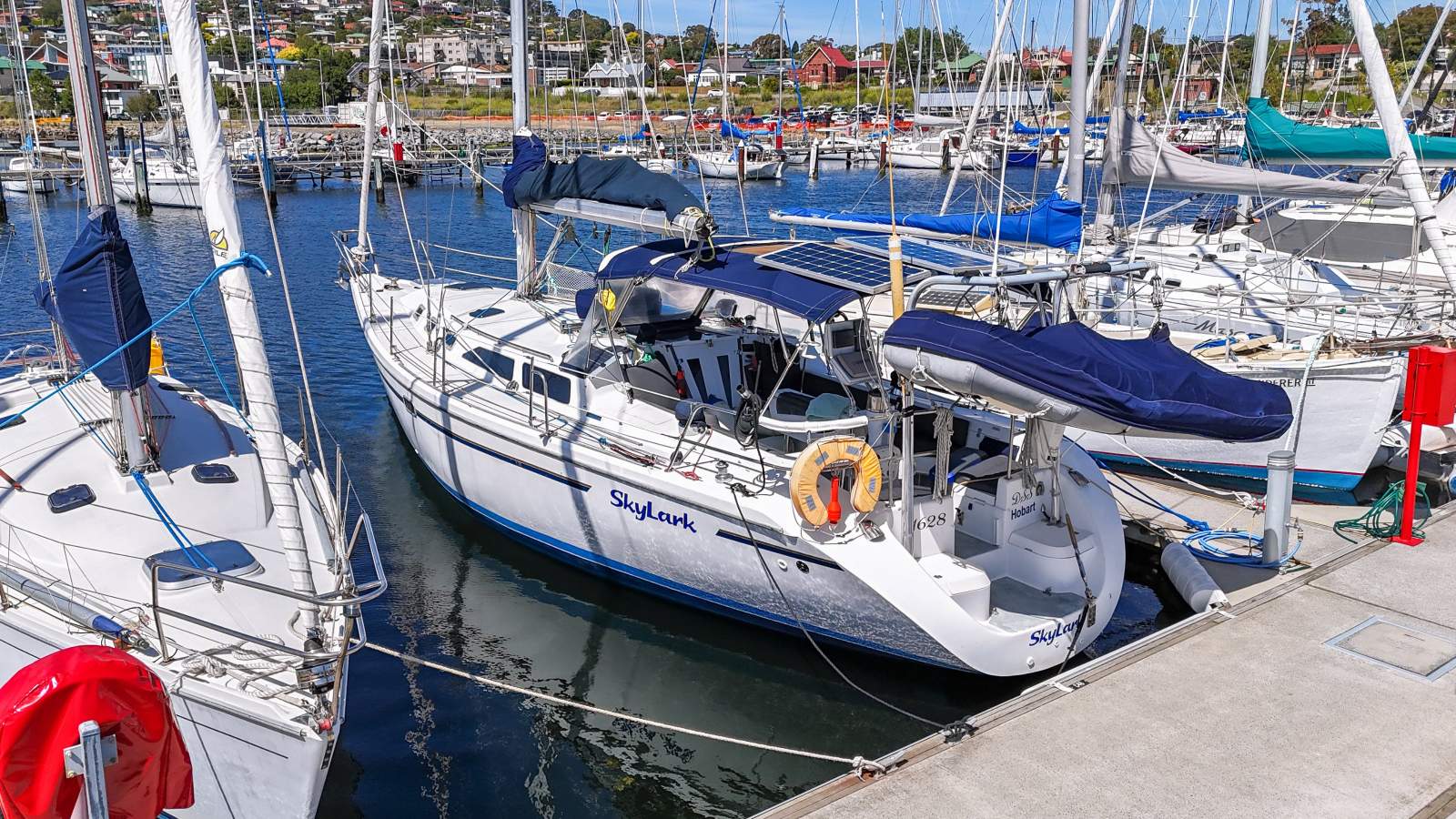 Catalina 42 MK II EXCELLENT PRESENTATION WITH MANY UPGRADES!