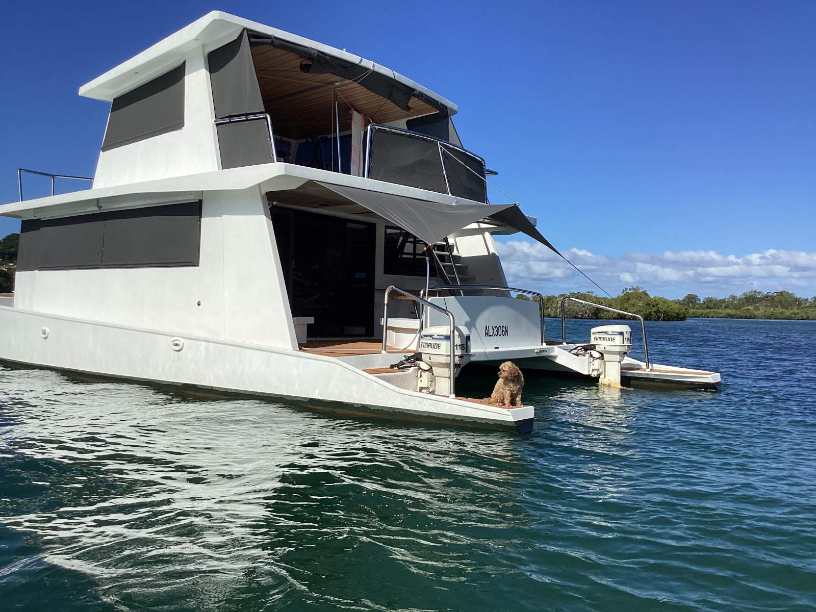 Modern Home Cruiser Liveaboard Houseboat