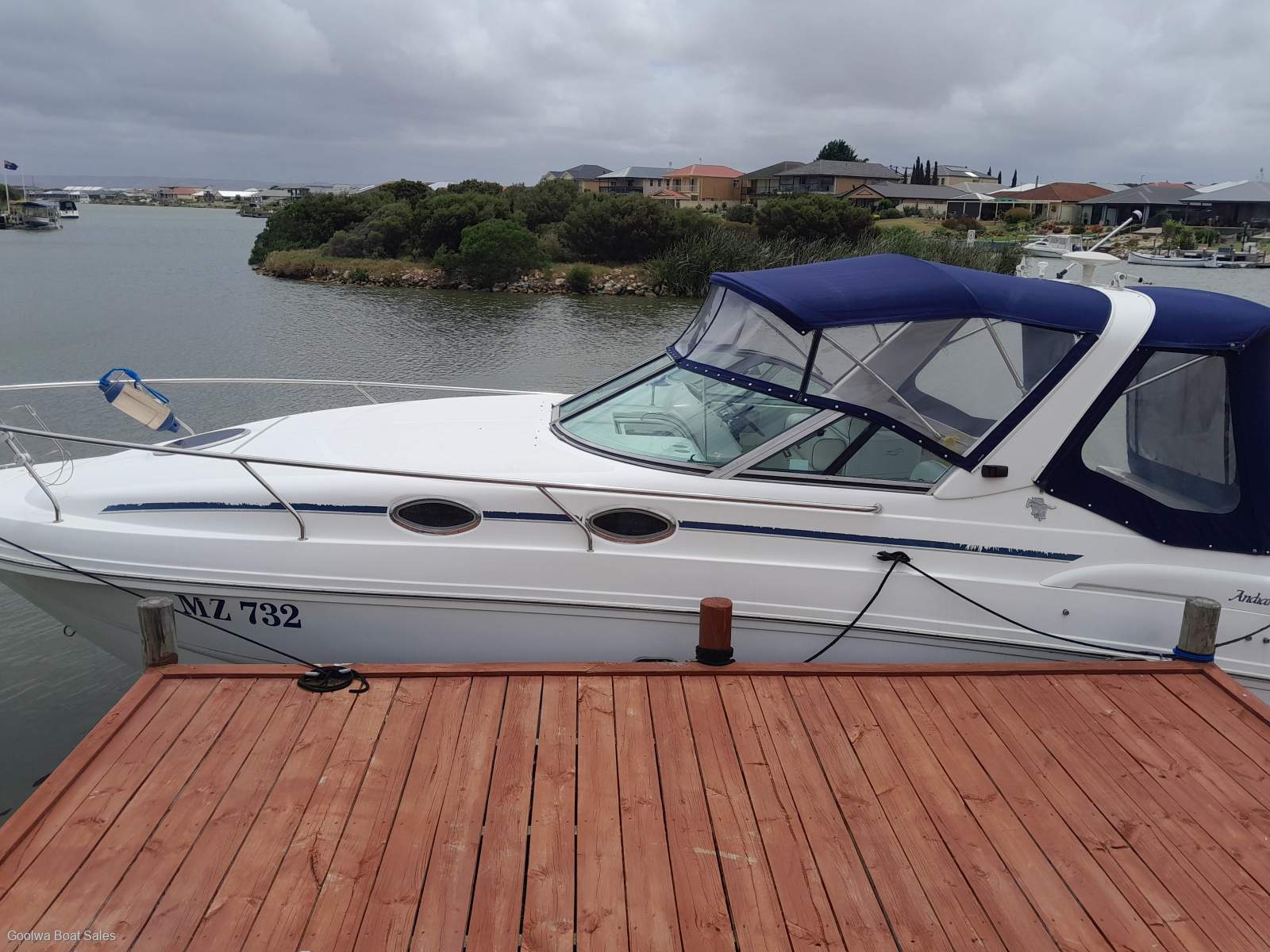 Mustang 3200 Sportscruiser