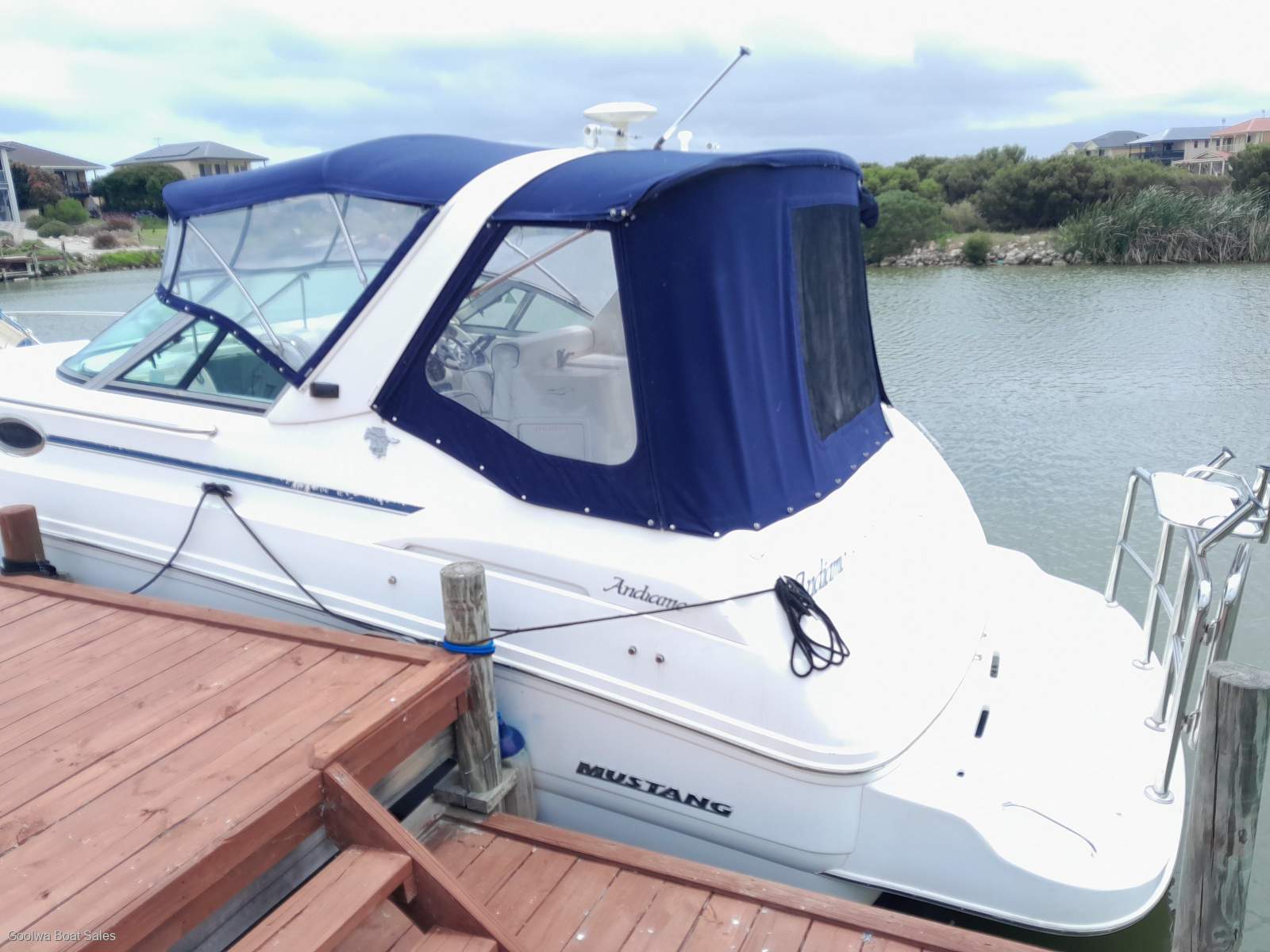 Mustang 3200 Sportscruiser