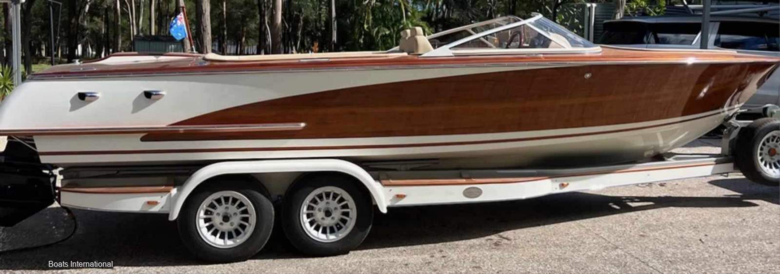 6.5m Mahogany Bowrider