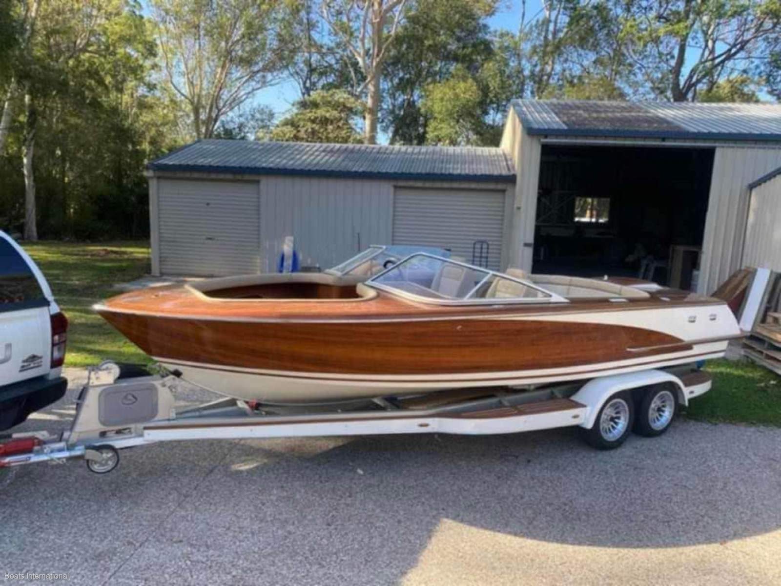 6.5m Mahogany Bowrider