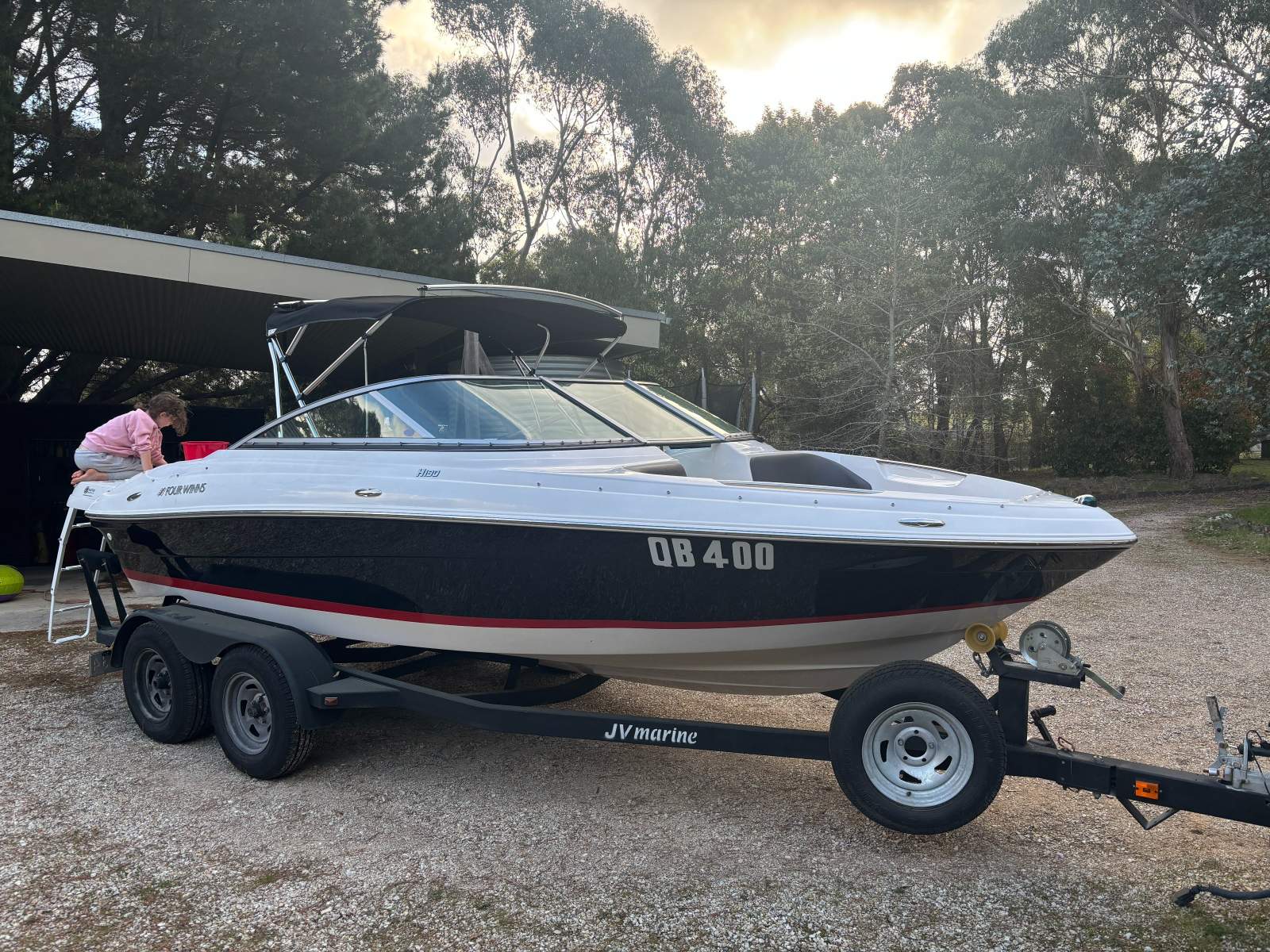 Four Winns H190 H190 LE - V6 200HP Volvo Penta with low hours
