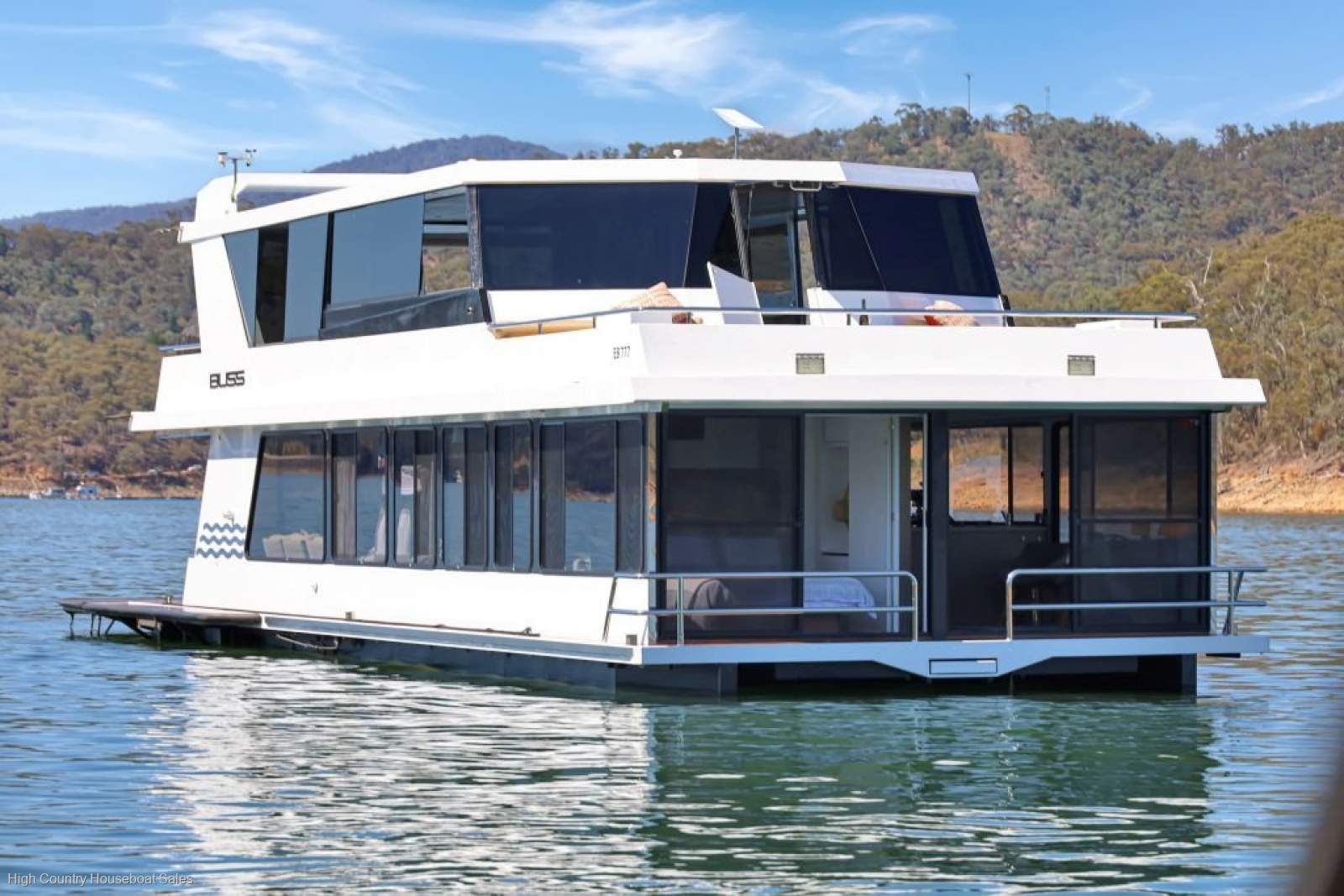 BLISS Houseboat Holiday Home on Lake Eildon:BLISS on Lake Eildon BLISS Houseboat Holiday Home on Lake Eildon:BLISS on Lake Eildon