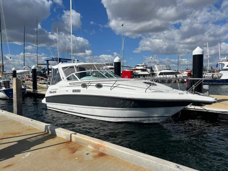 Mustang 3200LE Sportscruiser NEAT AND CLEAN, TWIN 5.7L MERCRUISER SHAFT DRIVES