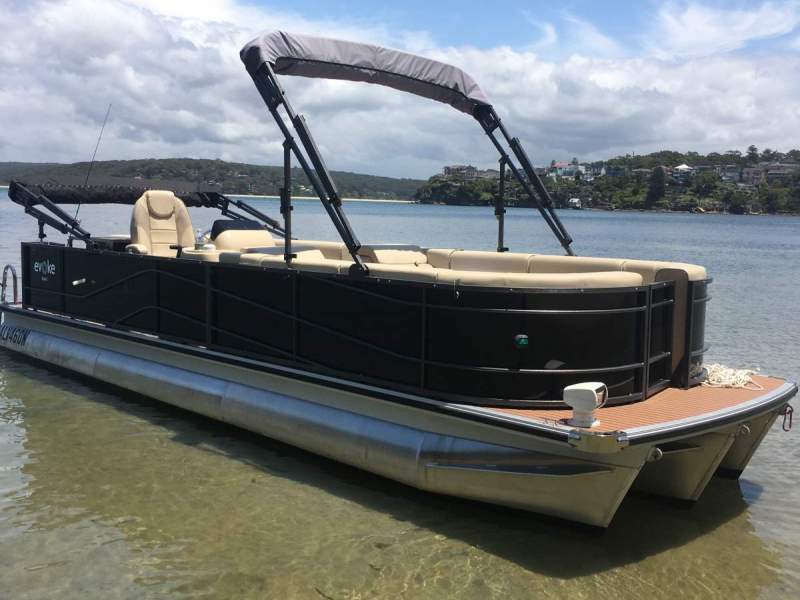 Tri Hull Pontoon Boat