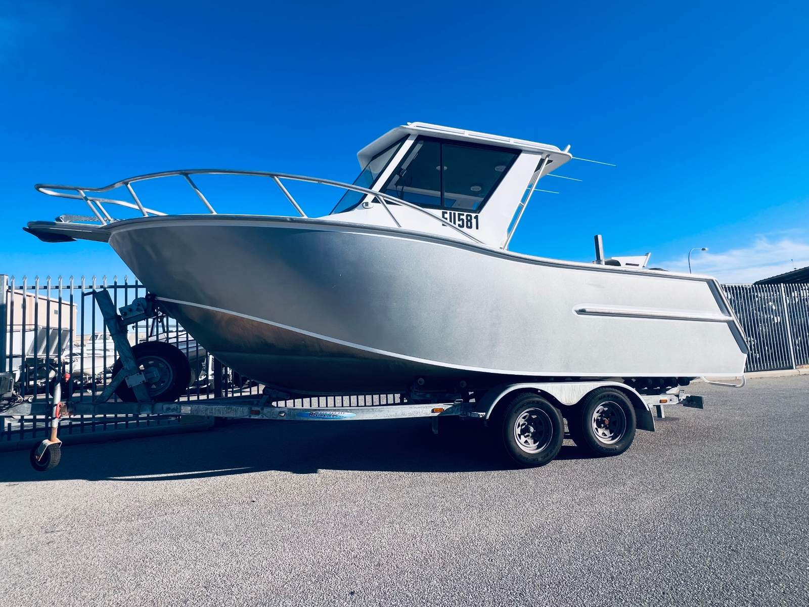 Rayson 7.5 Hard top walk around