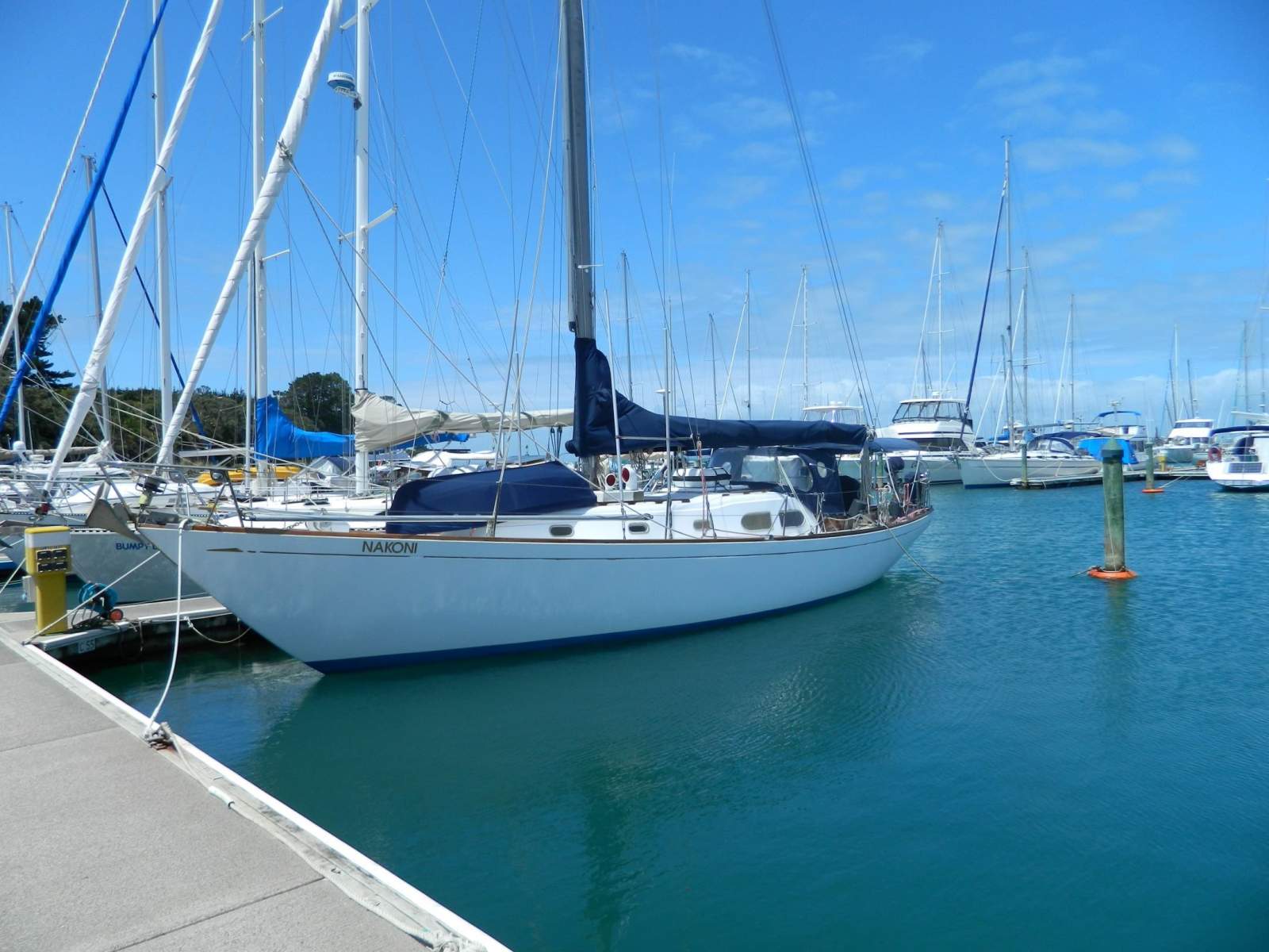 Chris Craft Commanche 42