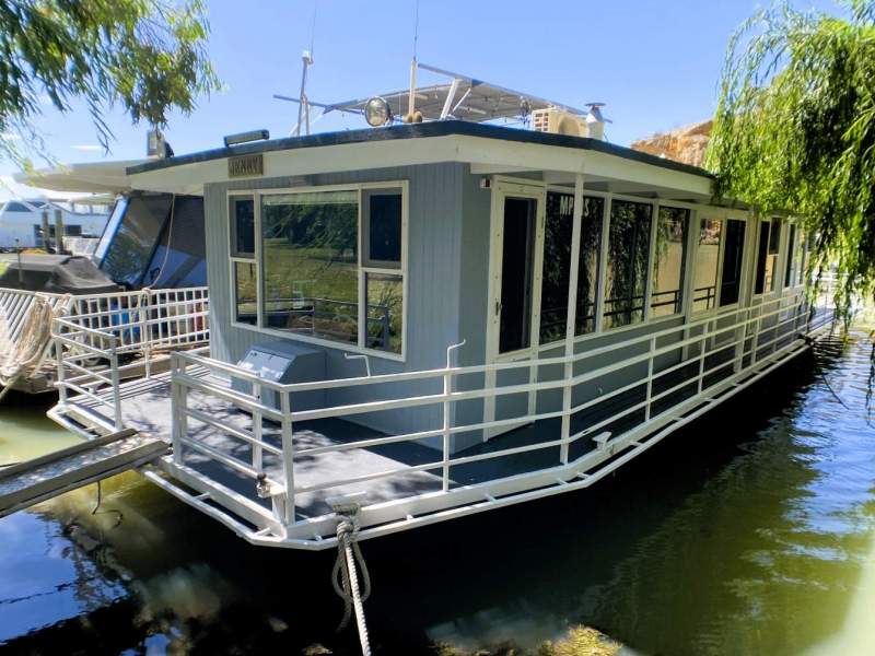 JENNY. A must see, two bed, one bath, Houseboat.