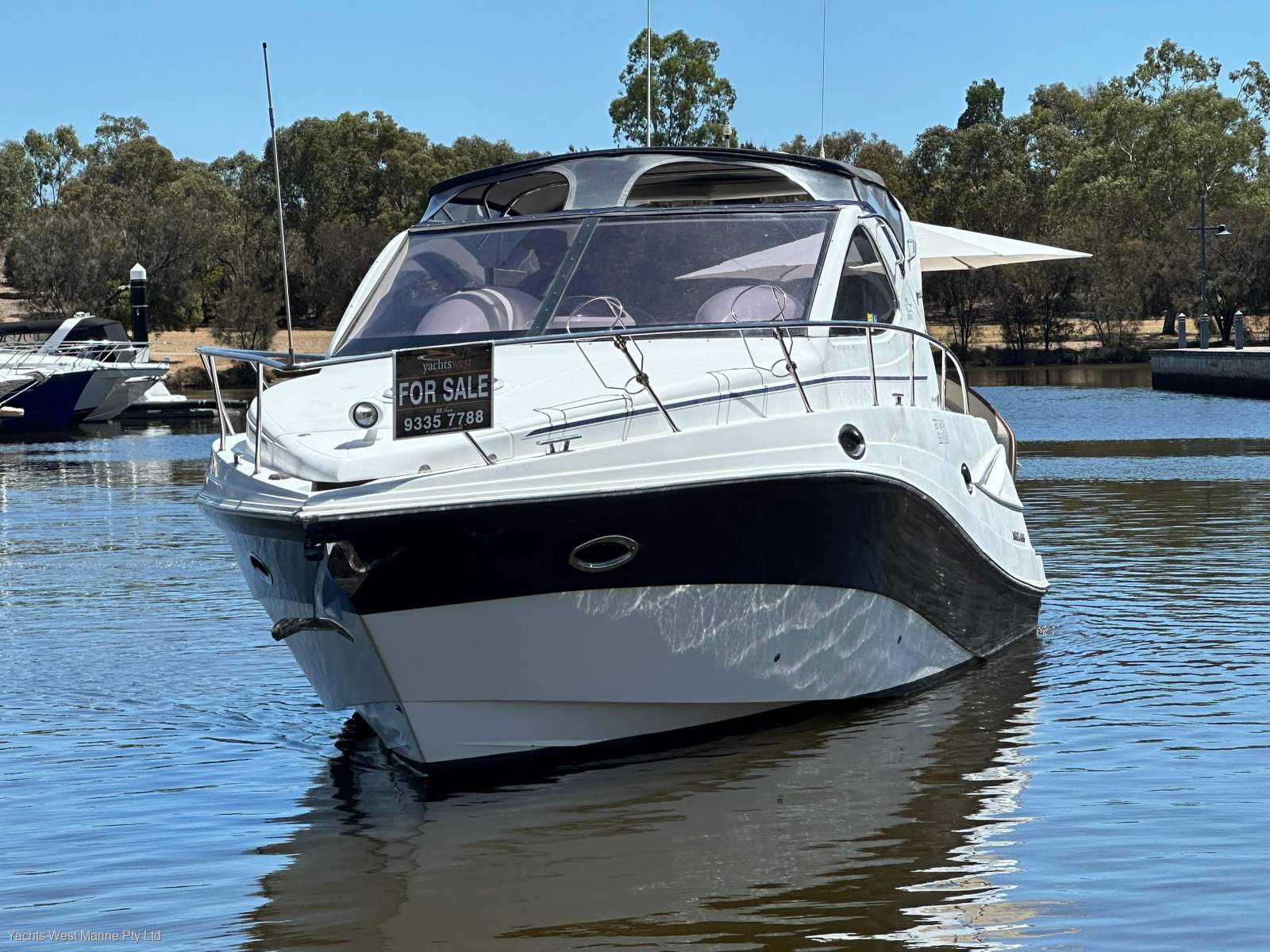 Mustang 3500 Sportscruiser " Brand New Engines 2020 ":MUSTANG 3500 by YACHTS WEST MARINE