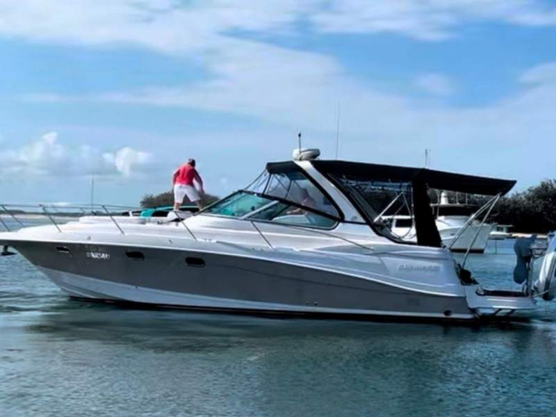 Four Winns Vista 378 Shaft drive Sports cruiser