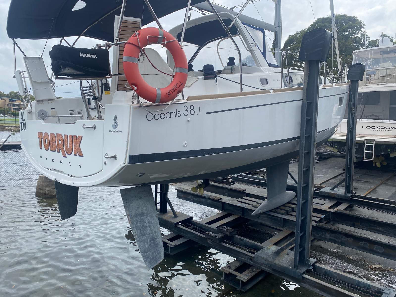 Beneteau Oceanis 38.1