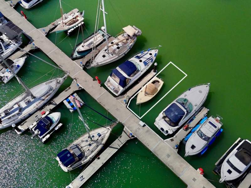 11m Freehold Berth