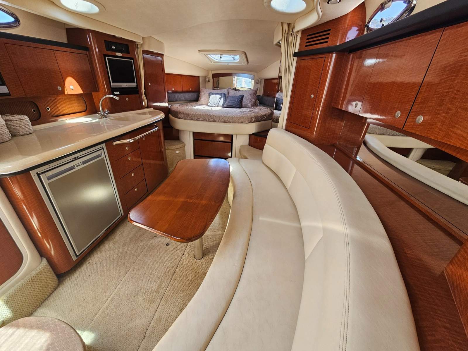 Sea Ray 375 Sundancer