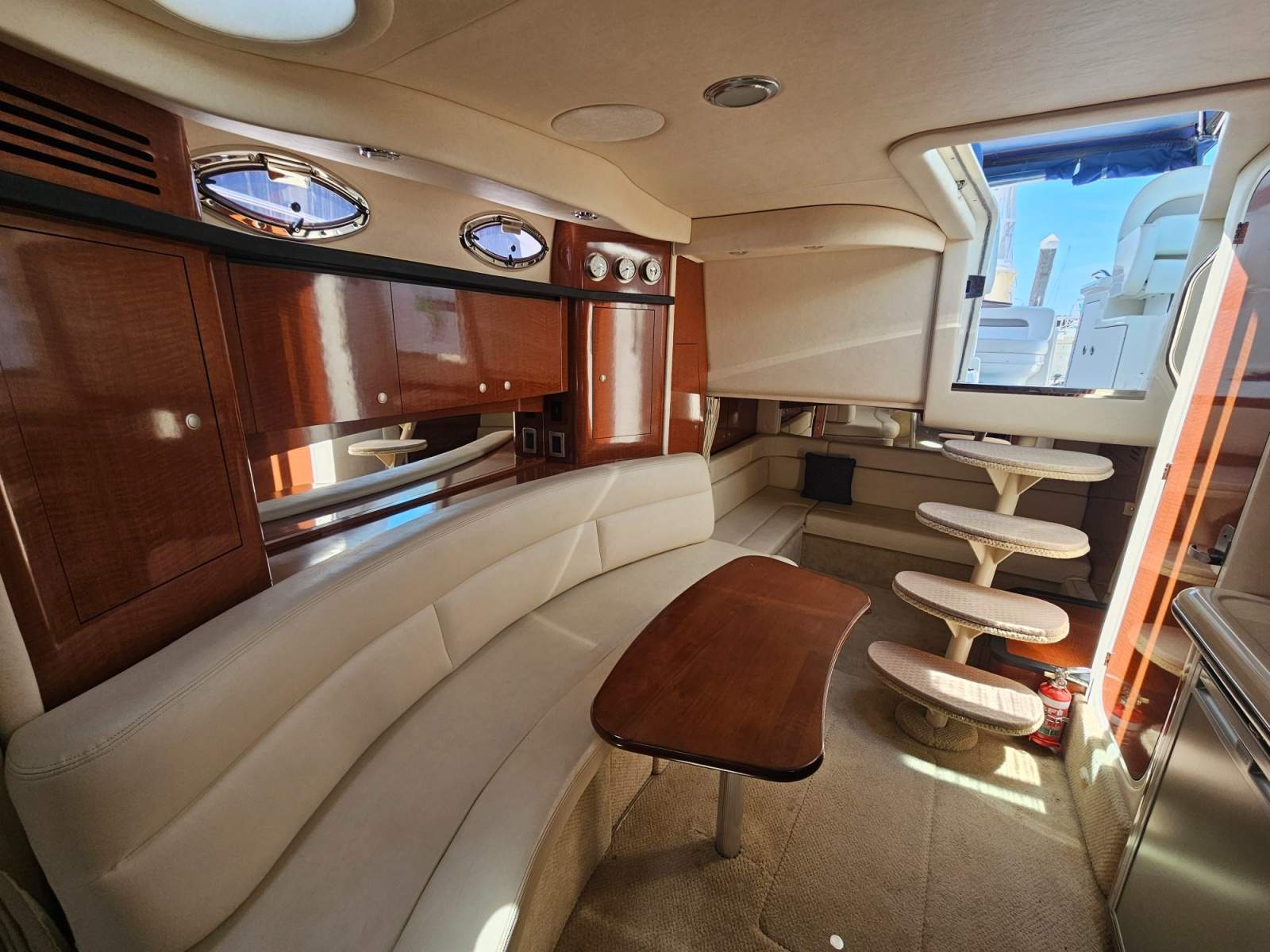 Sea Ray 375 Sundancer