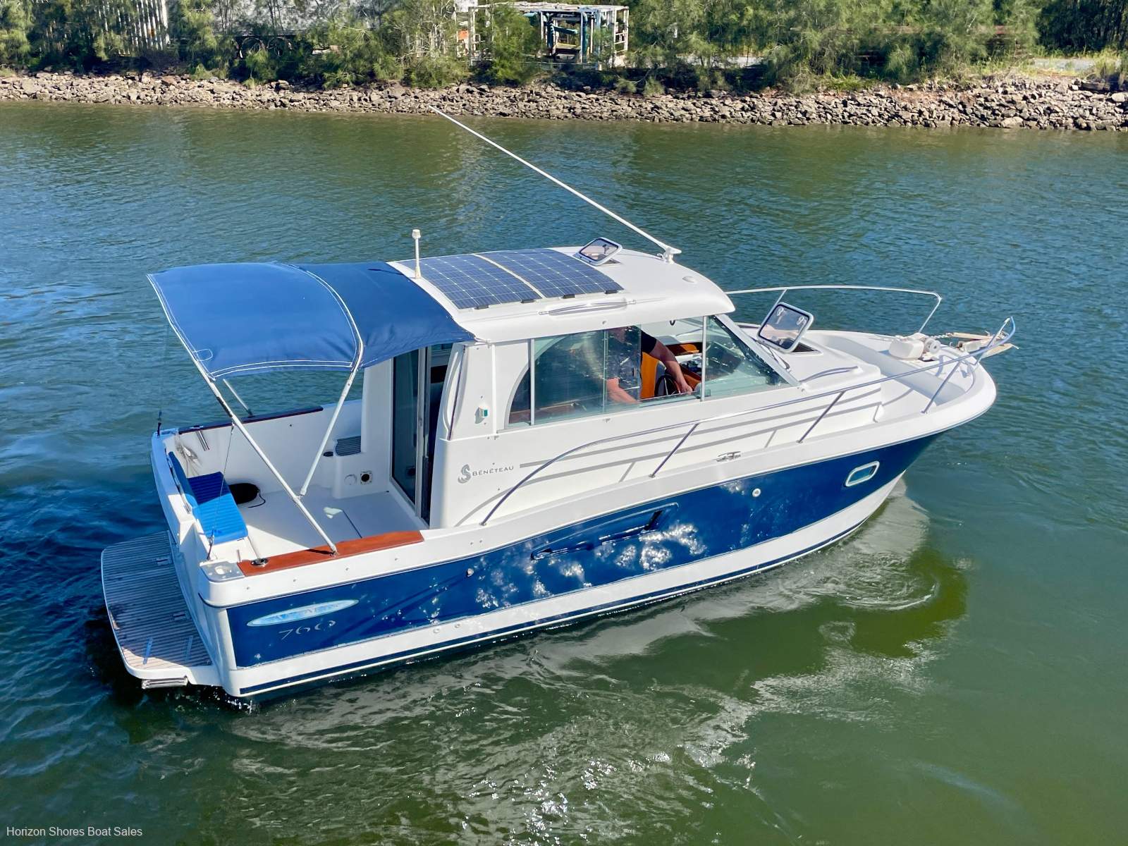 Beneteau Antares 760