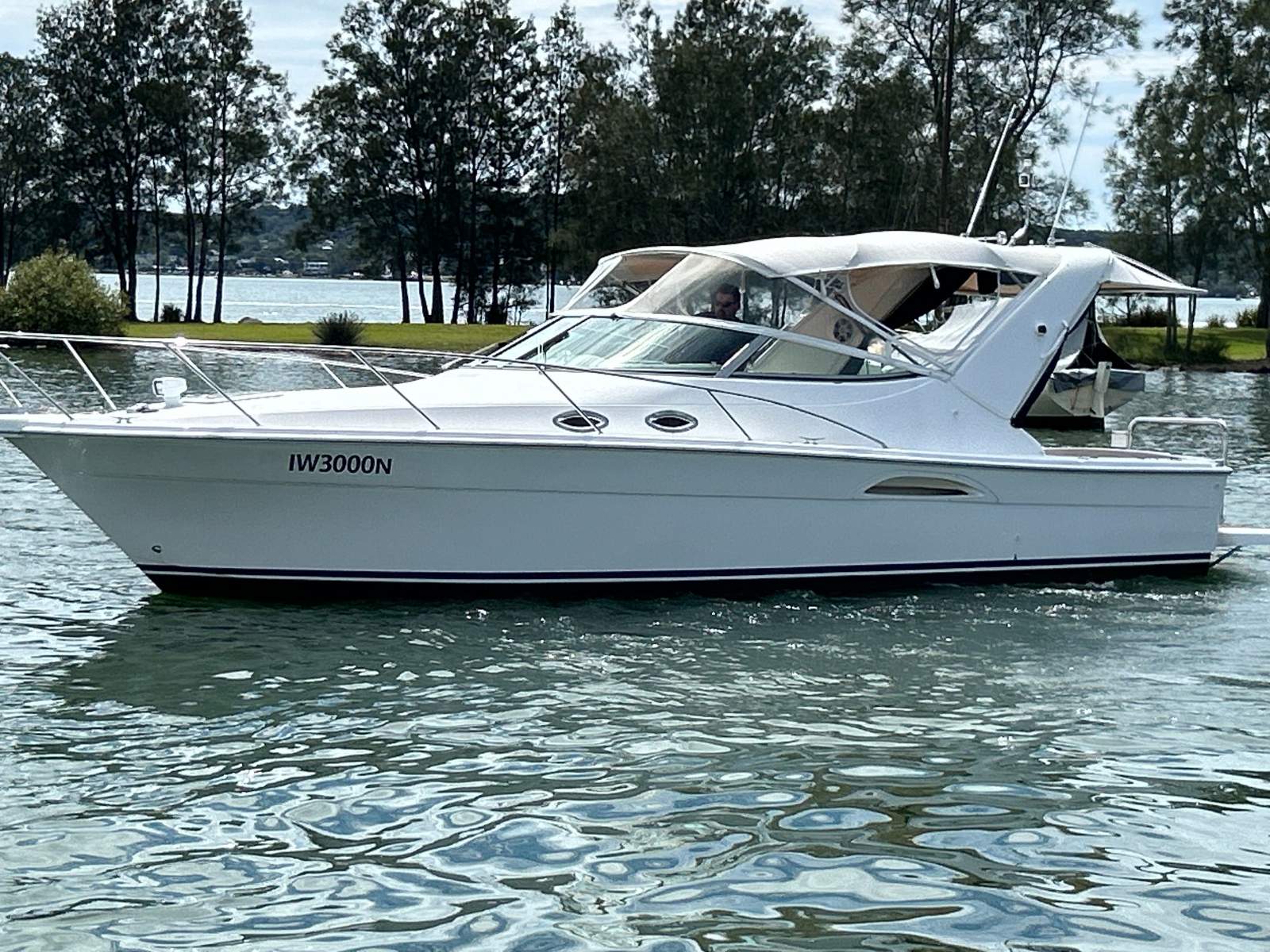 Riviera 3000 Offshore Series 2 Riviera 3000 Offshore Series 2