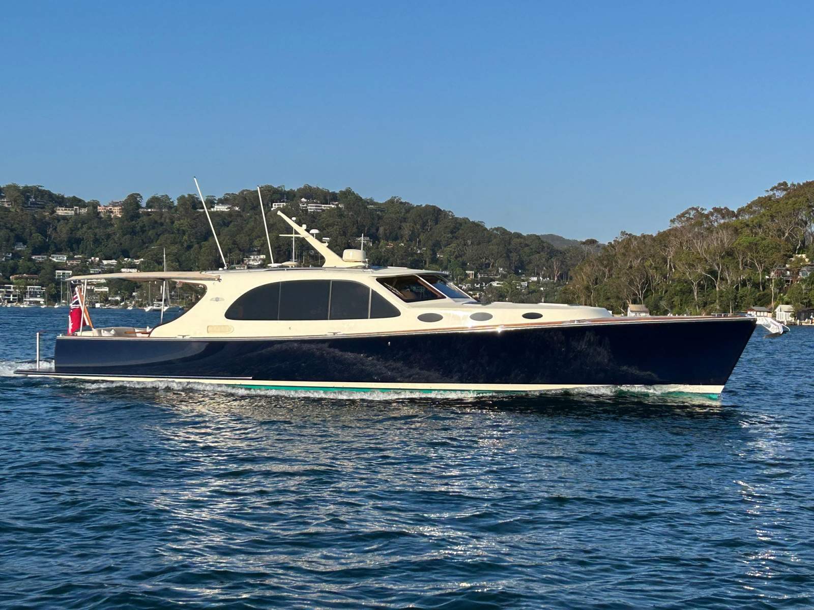 Palm Beach Motor Yachts 50 Sedan Miss Silver