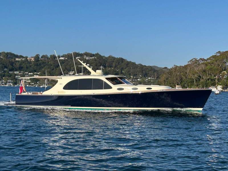 Palm Beach Motor Yachts 50 Sedan Miss Silver