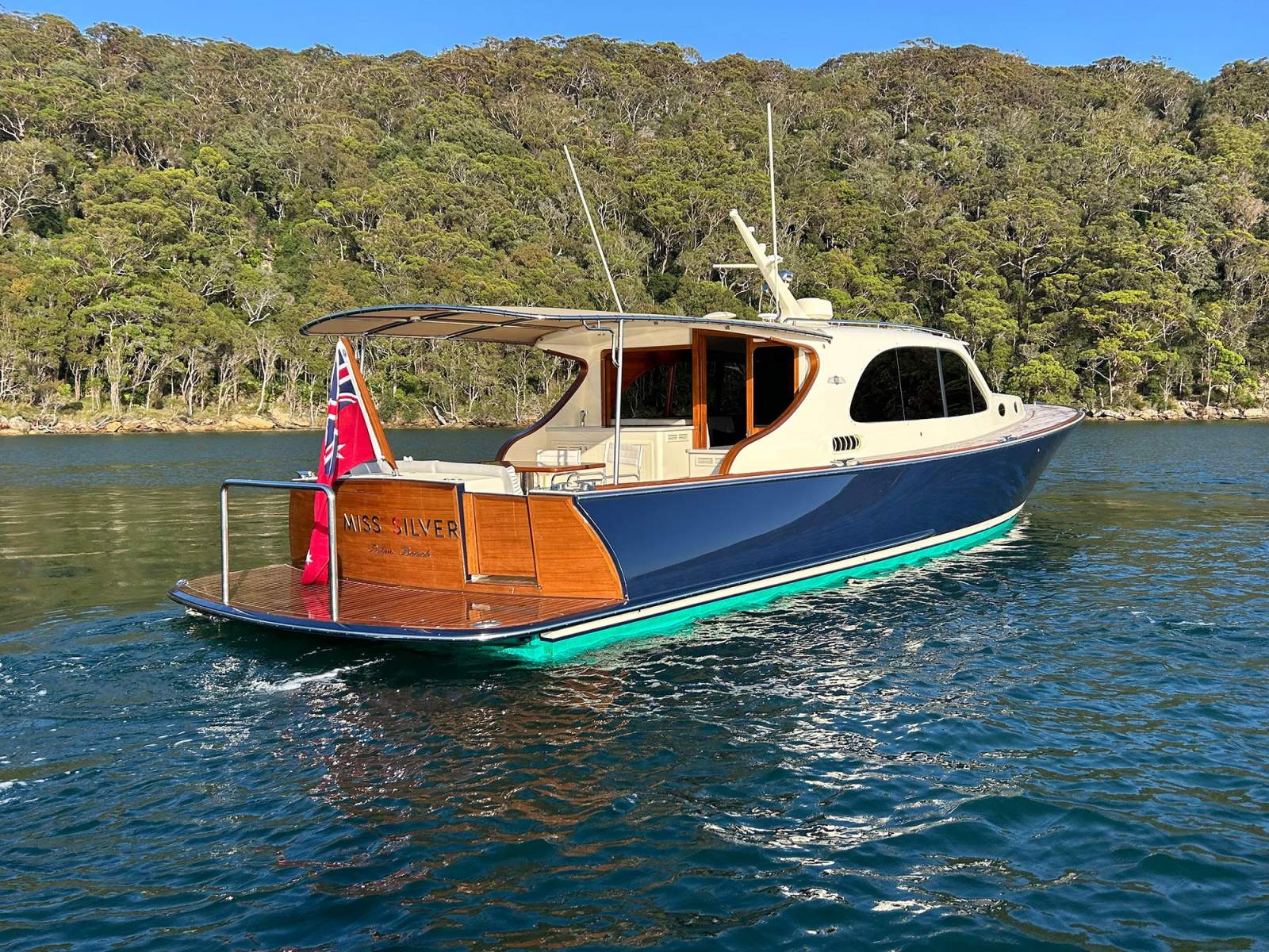 Palm Beach Motor Yachts 50 Sedan Miss Silver