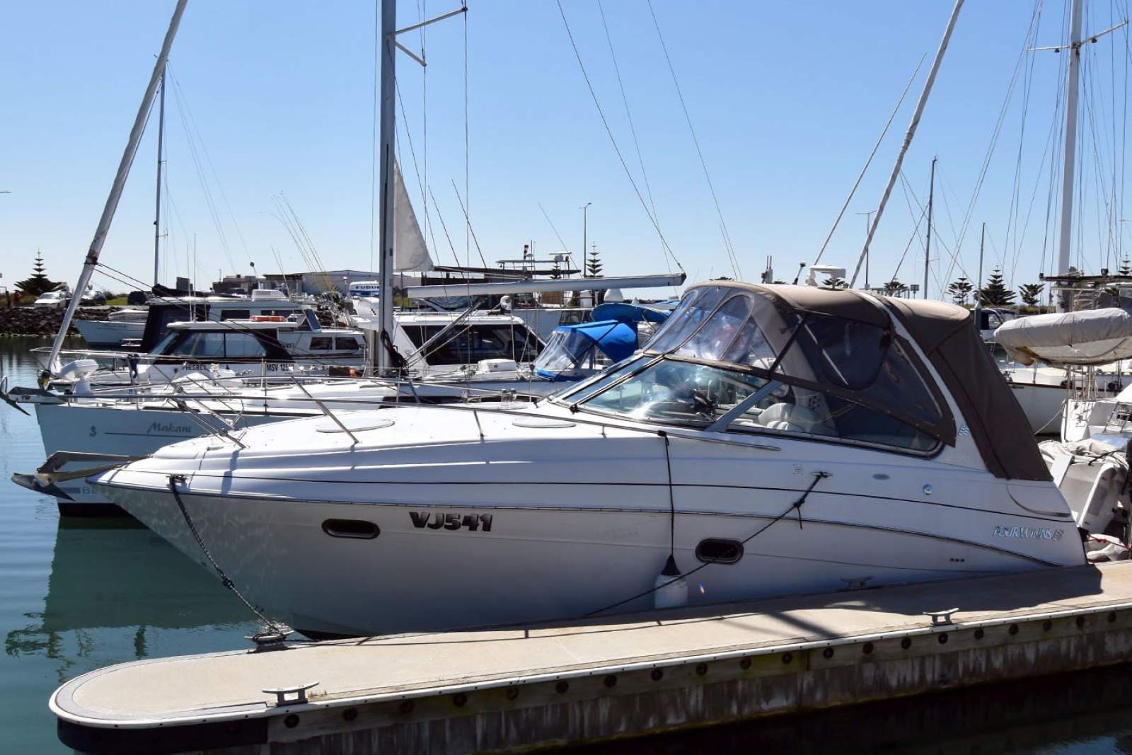 Four Winns Vista 288 - Engines just serviced!
