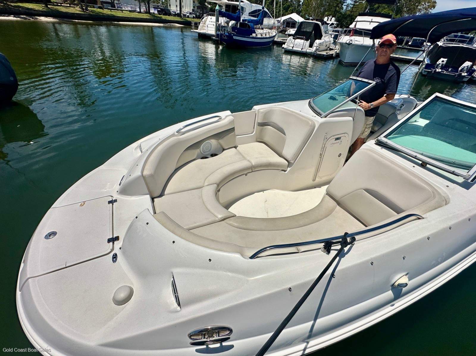 Chaparral 254 Sunesta Bow Rider