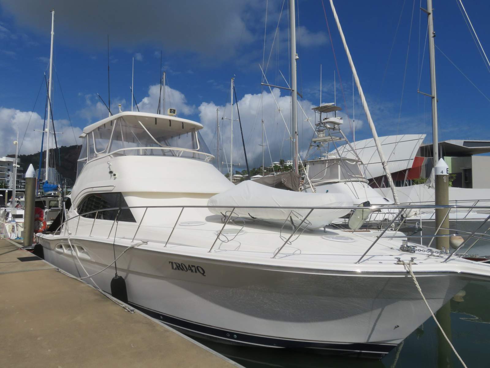 Riviera 47 Flybridge Convertible