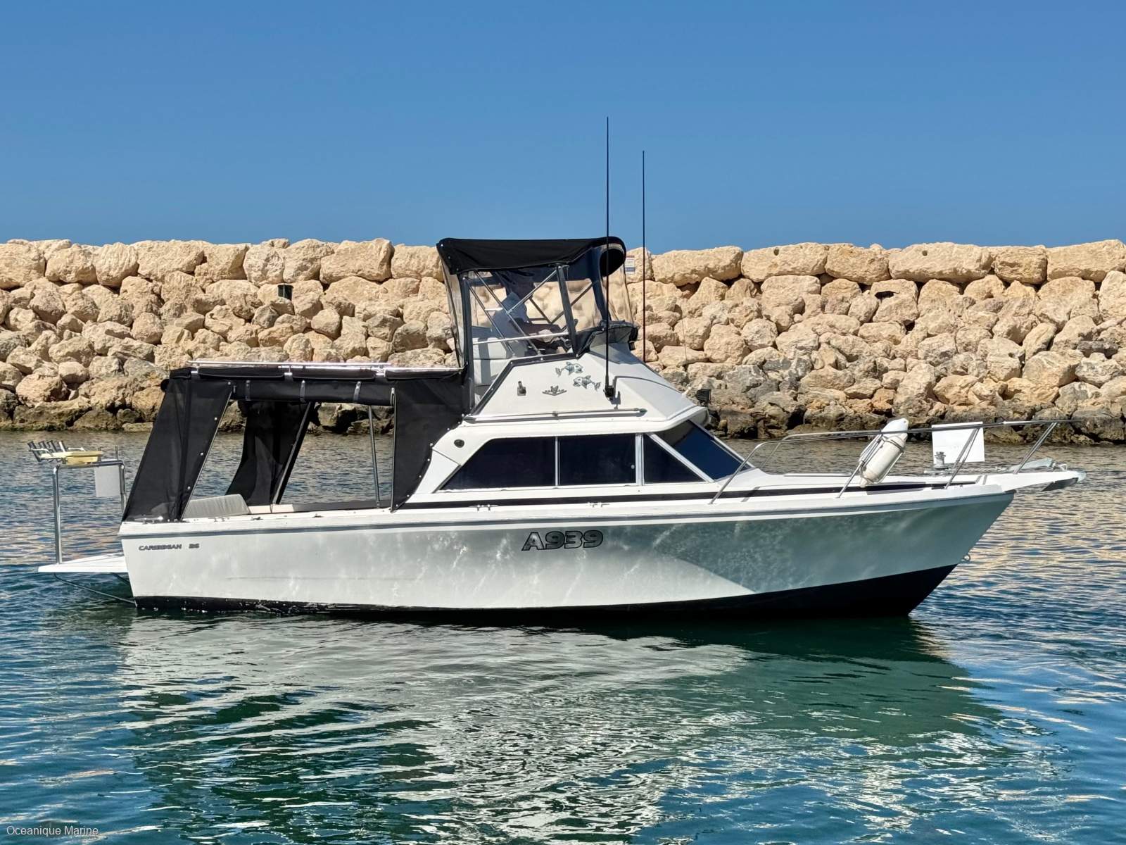 Caribbean 26 Flybridge Sports Fisherman With 2010 V6 MPI Mercruisers with low hours